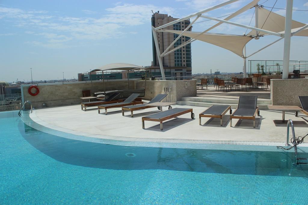Ramee Grand Hotel And Spa Manama Exterior photo Rooftop pool