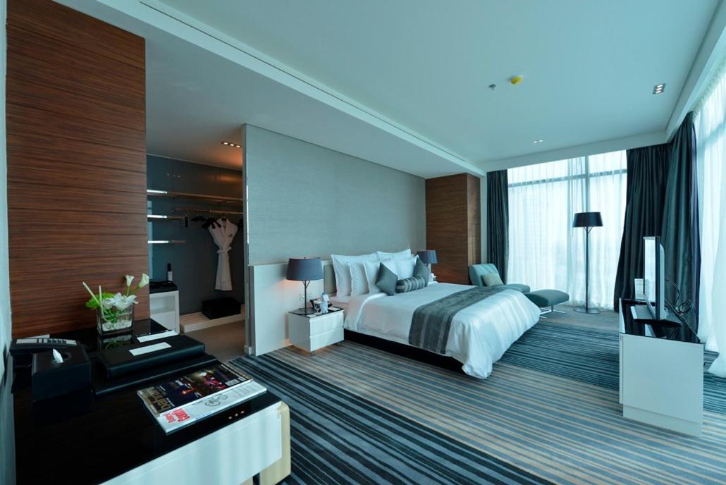 Ramee Grand Hotel And Spa Manama Exterior photo A bedroom at the hotel