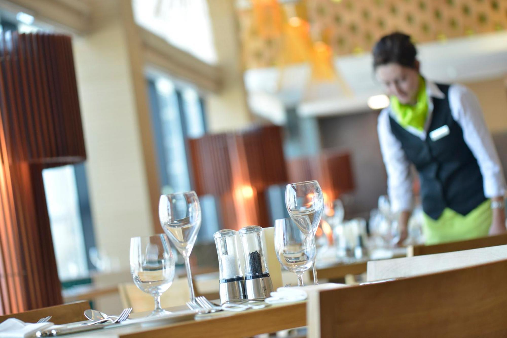 Ramee Grand Hotel And Spa Manama Exterior photo A restaurant in the airport