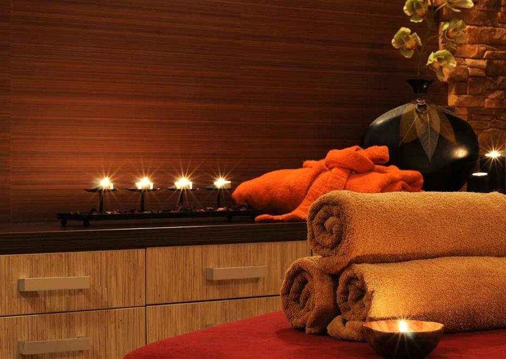 Ramee Grand Hotel And Spa Manama Exterior photo A spa