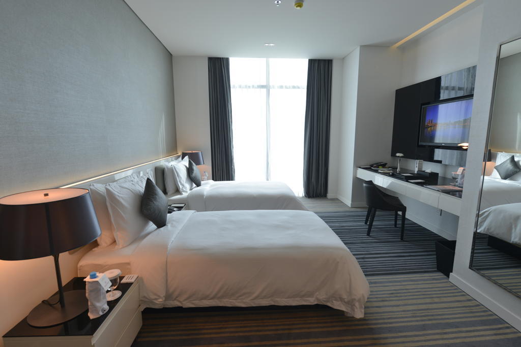 Ramee Grand Hotel And Spa Manama Room photo