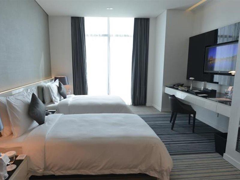 Ramee Grand Hotel And Spa Manama Exterior photo Deluxe room