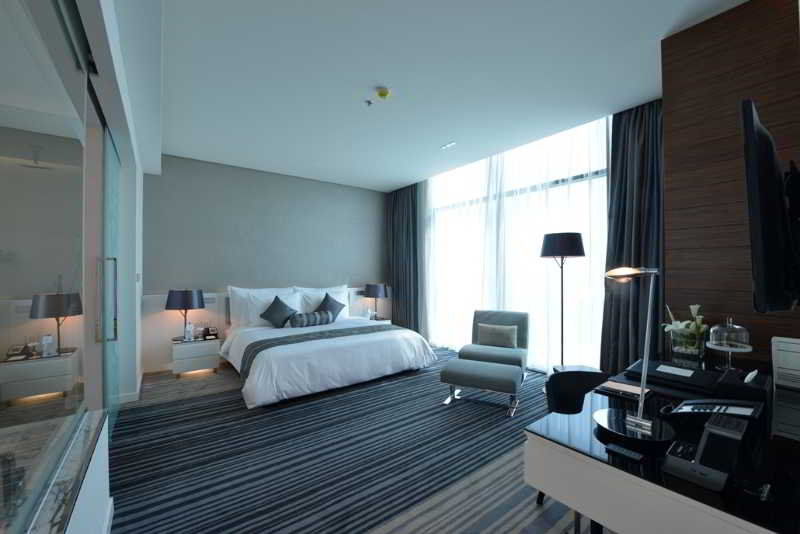Ramee Grand Hotel And Spa Manama Exterior photo Deluxe Suite